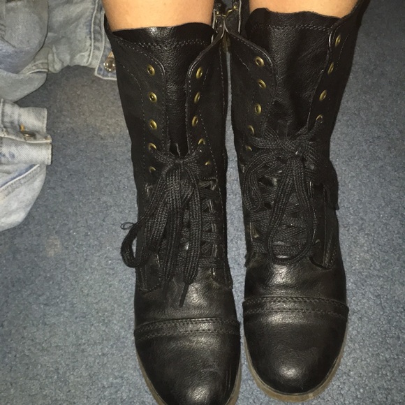 Boots - Picture 4 of 4